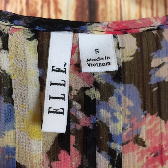 Elle Floral QuarterButton Flutter Sleeve Blouse Lightweight Summer Beach Small - Picture 5 of 6